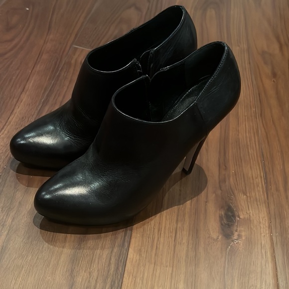 Prada Heels - Picture 2 of 8